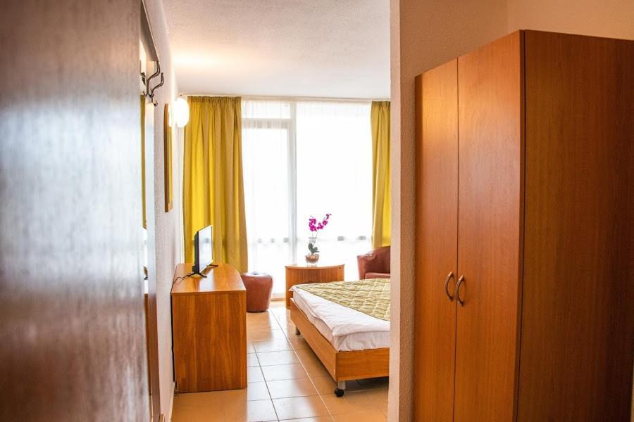 Hotel Mures Saturn Eksteriør bilde