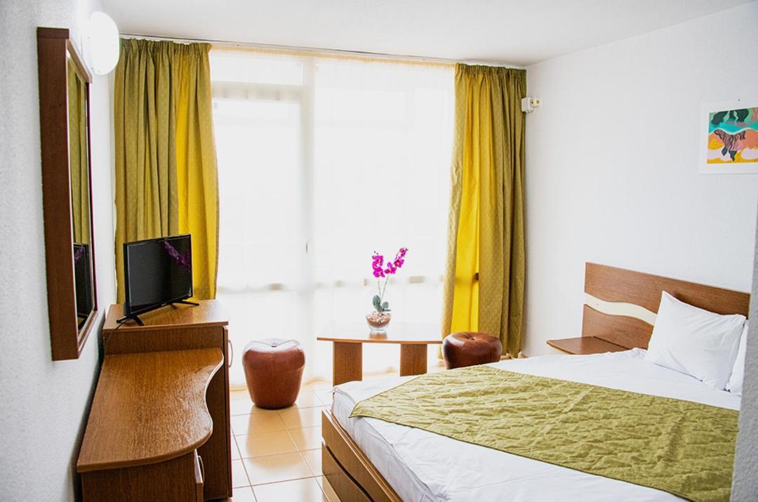 Hotel Mures Saturn Eksteriør bilde
