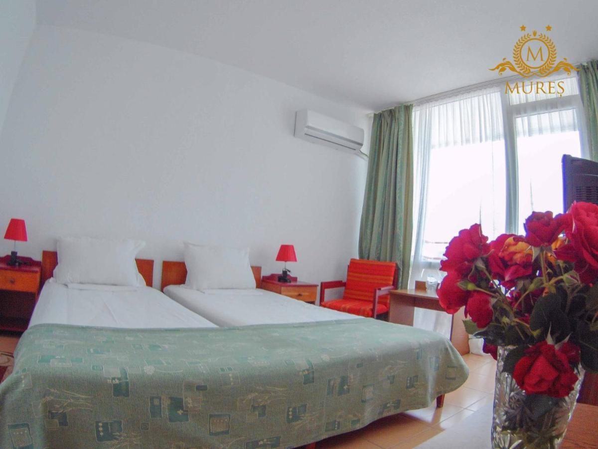 Hotel Mures Saturn Eksteriør bilde